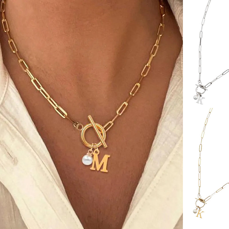 Collier lettre anneau