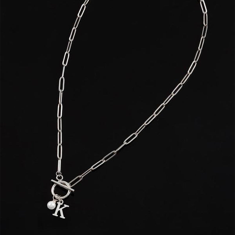 Collier lettre anneau